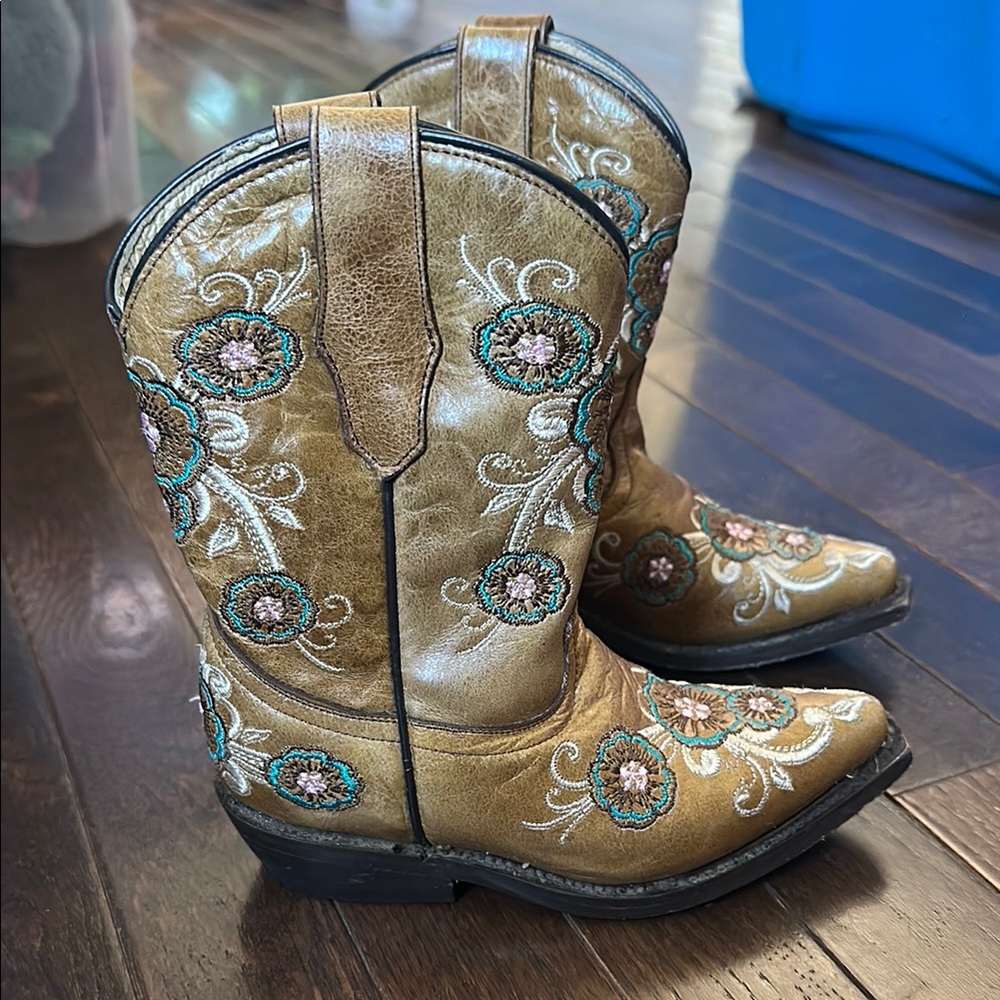 Corral Embroidered Western Cowgirl Boots